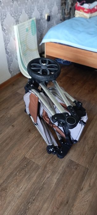 Продаем коляску  состояние  отличное