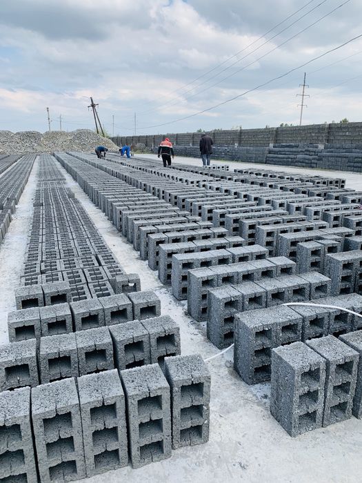 Шлакаблок сотилади (продается) 2500сум