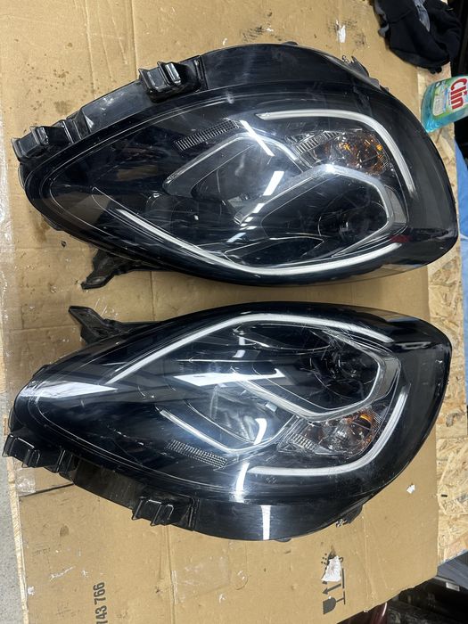 Faruri stânga dreapta ford puma.