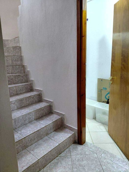 Продава двуетажна къща 92 м2 с двор 400 м2 в Паралия Каряни, Гърция