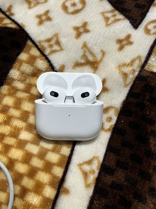 Продам airpods 1