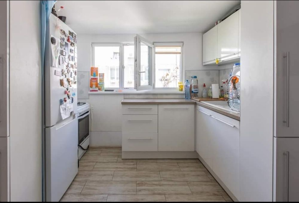 Продава се Тристаен апартамент в Варна, Зимно кино Тракия - 75 кв.м за 2667 €/кв.м - Снимка #1