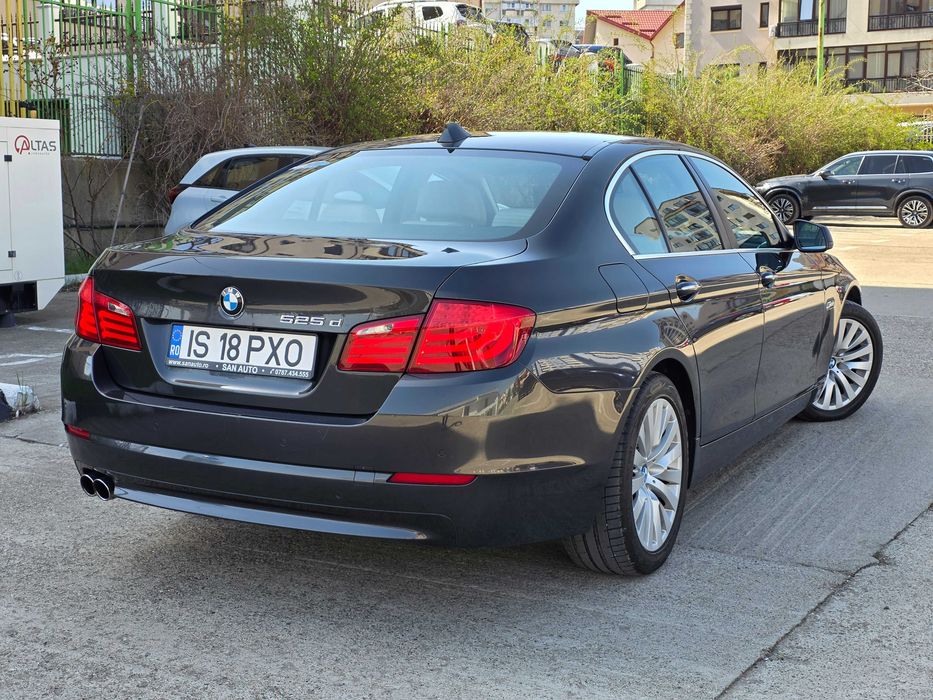 BMW 5 Series 2012 — imagine 37