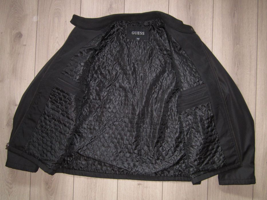 НОВО 100 % оригинално черно мъжко яке GUESS размер L / XL от САЩ