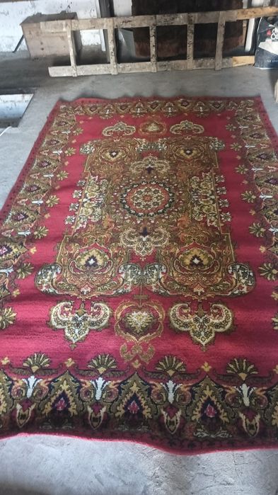 Продам ковер в хорошем состоянии