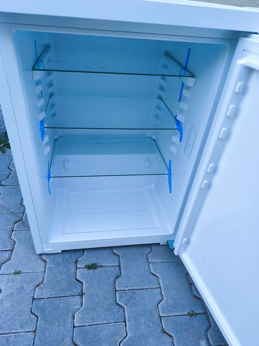 Хладилник/ци с вътрешна камера Либхер/Миеле нов с транспортен дефект!