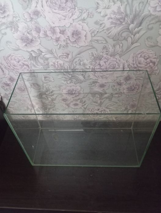 Продам два аквариума,