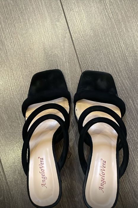 Босоножки женские