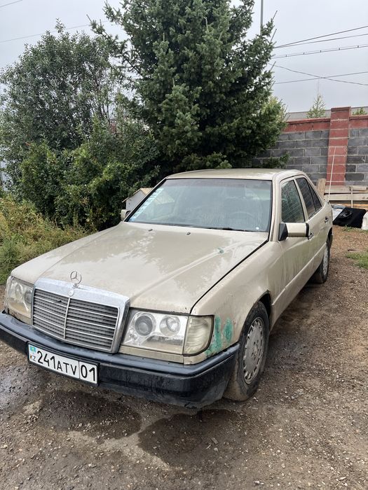 Продам мерс 124 живой