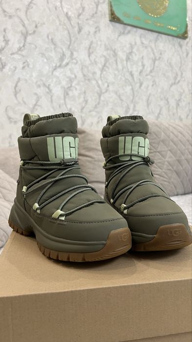 Продам новые Дутики, фирма UGG 37р.