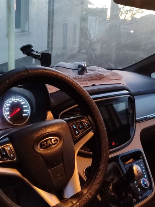 Jac m4 2023 holati yaxshi bir qol mashina kamchiligi yoq