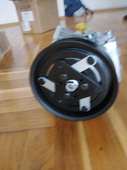 НОВ Компресор за климатик за Рено Сценик 2