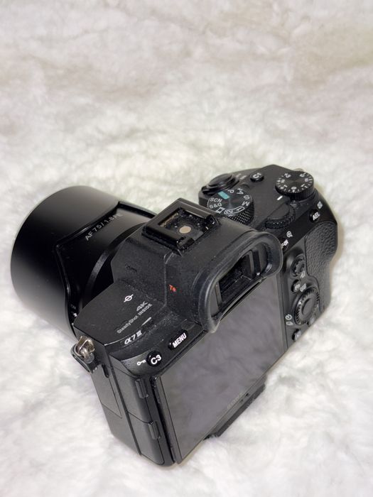 Sony A7 III (13k cadre) + Sigma 35mm 1.4 + Samyang 75mm 1.8 + Bonus