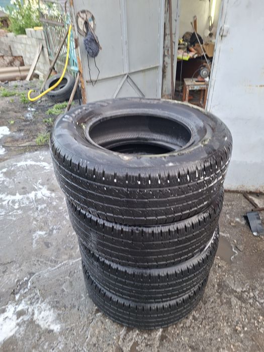 Продам резину 265/65/17