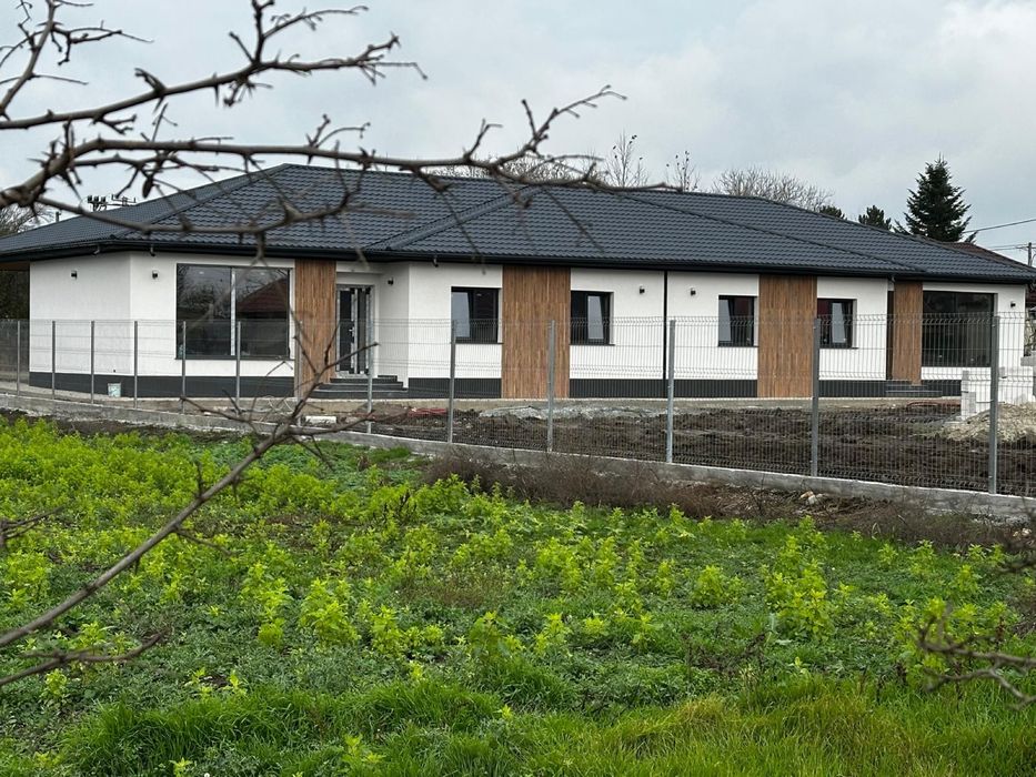OFERTA -Casa de vanzare la sol Poiana Ovidiu