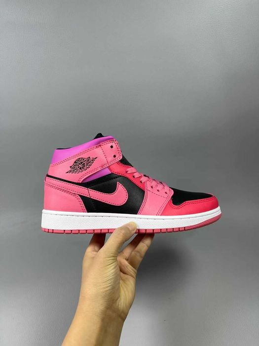 NIKE Air JORDAN 1 , REDUCERI MARI , pret NOU 250 lei redus de la 550 !