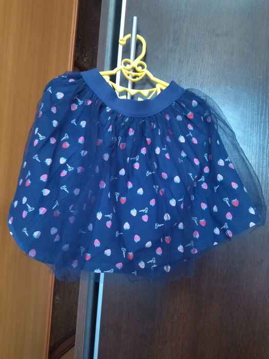 Продам вещи  толстовка на 6 -7 лет .