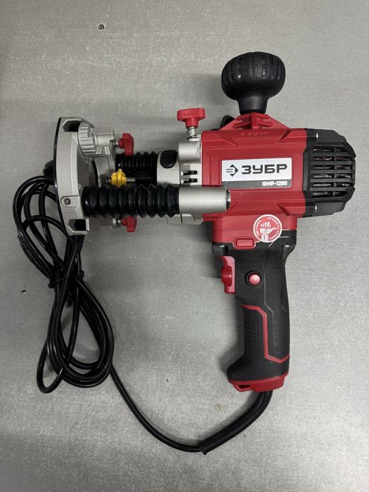 Продам фрезер Зубр