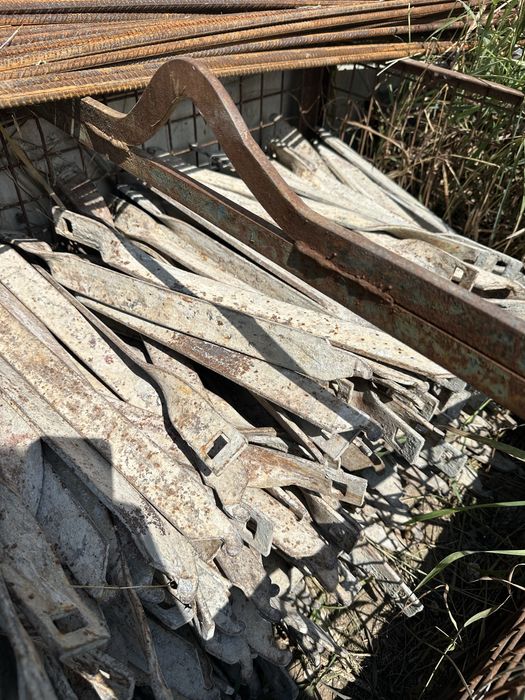 Montanti de 50 cm cofraje aduse din italia