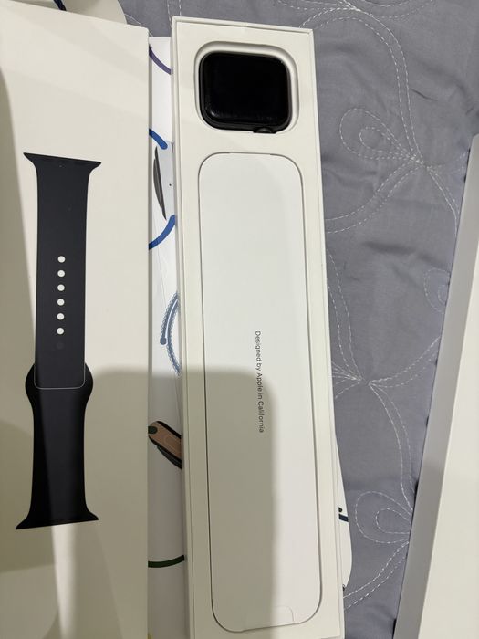 Продам Apple watch SE 44 mm