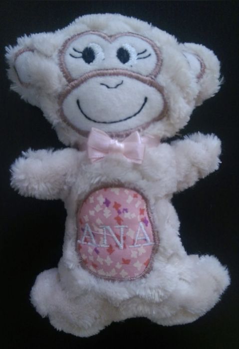 Pluș Maimuțică handmade, personalizabil cu numele bebeluşului