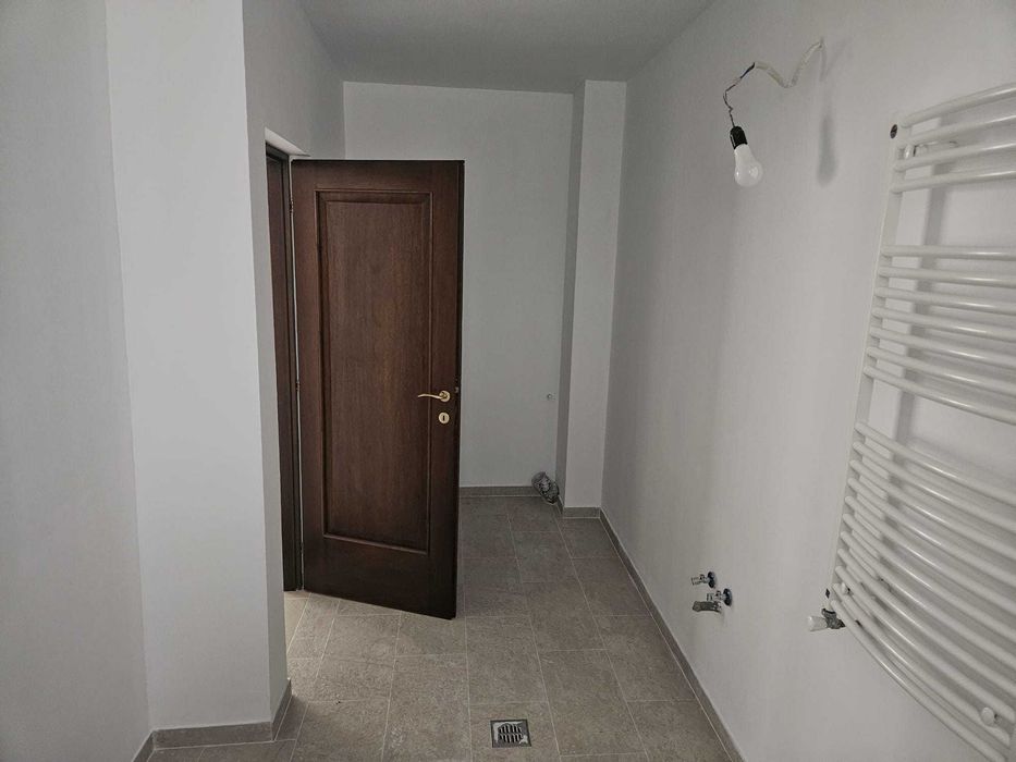 Casă individuală cu 7 camere în Domenii