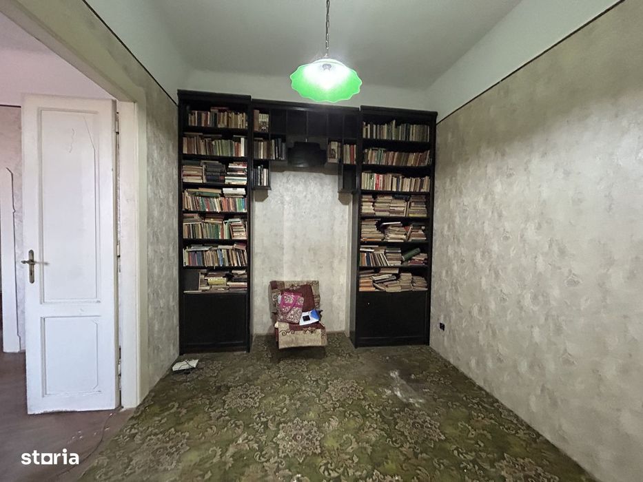 Vand apart.3 cam.st.181 mp., zona Ceaikovschi,et.2/2,acoperis nou