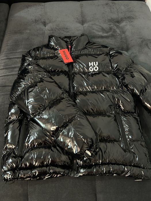 Geacă puffer HUGO lucioasă neagră XXL– model premium iarnă – 320 lei