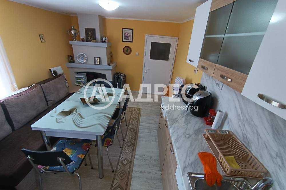 Продава се Къща в с. Киченица, Област Разград - 126 кв.м за 688 €/кв.м - Снимка #6