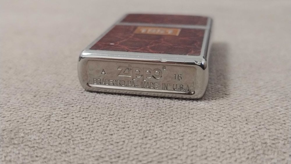 Zippo оригинална бензинова запалка