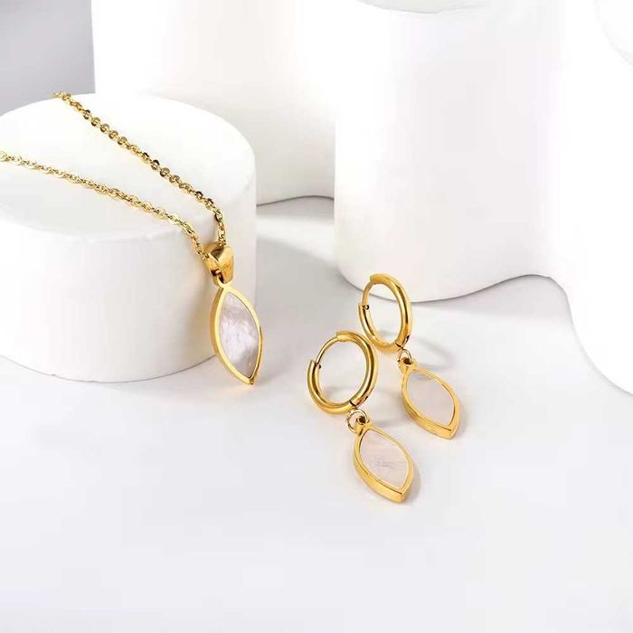 Свадебный набор: Серьги и Колье с покрытием 18К золота и цирконами