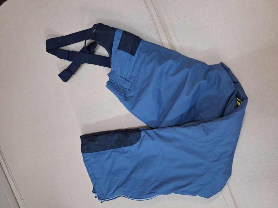 Aproape NOI. Pantaloni de ski cu bretele, marca Crane, mărimea M.