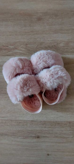 Бебешки пухкави пантофи за дома - размер 12-18м.