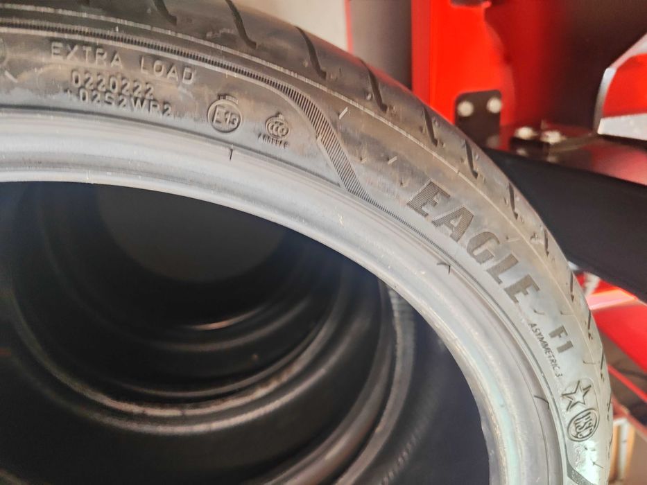 2бр. летни гуми 255/35/19 Goodyear