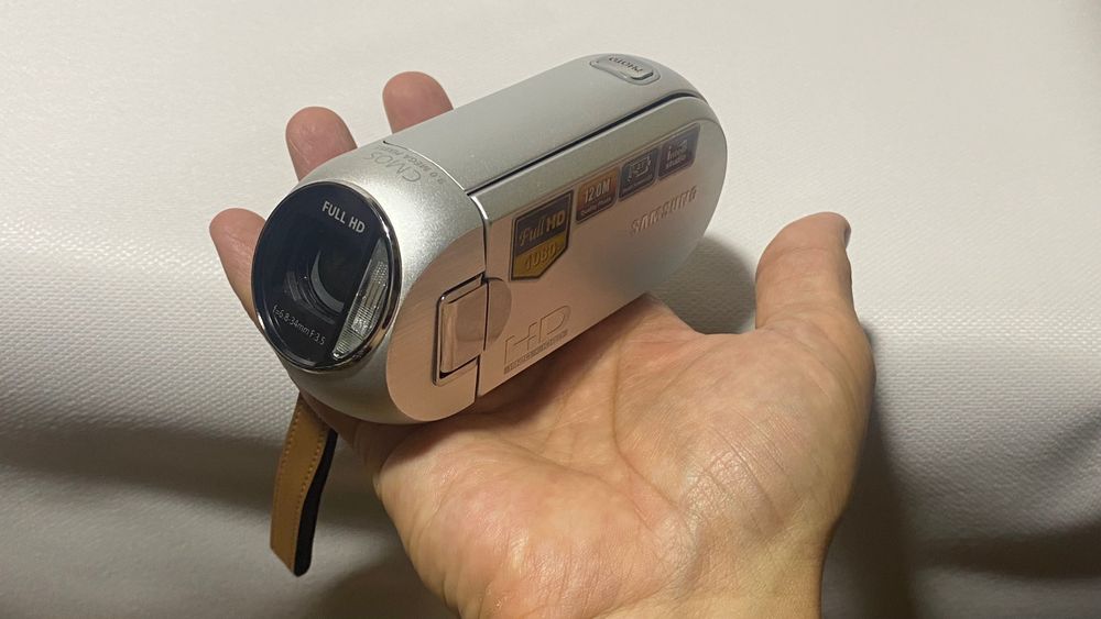 Видеокамера samsung hd 1920x1080 R 10, б/у