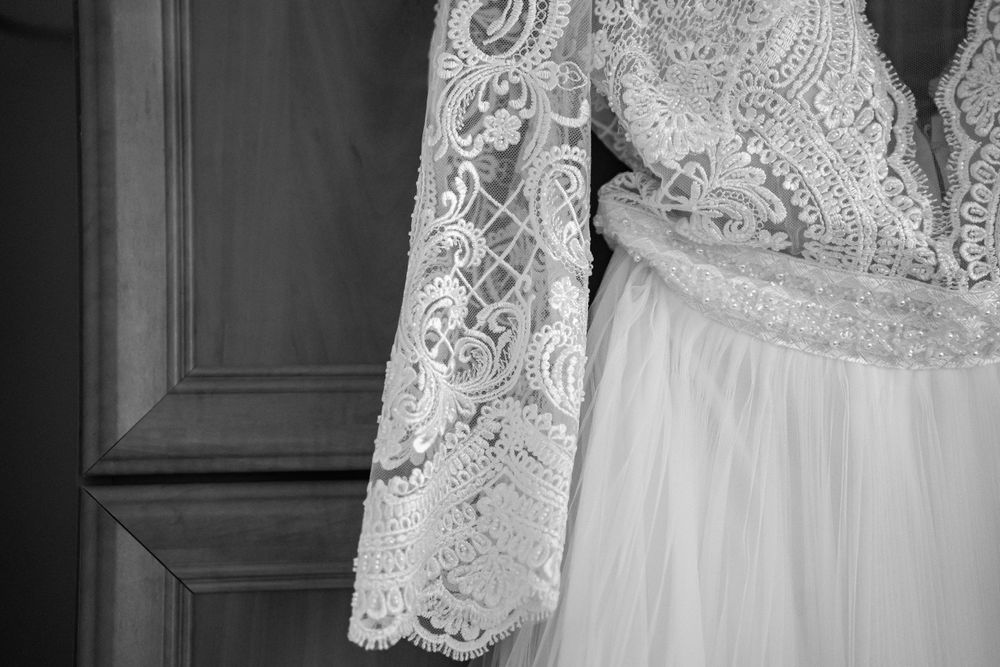 Vând rochie de mireasa + voal din 2 bucăți