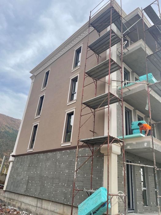 Строителство, изолация, алпинисти, ремонти, къртене и извозване .