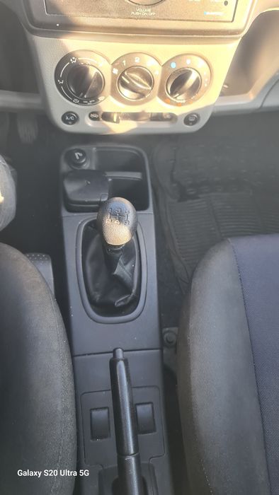 Продавам Suzuki Ignis 1.3