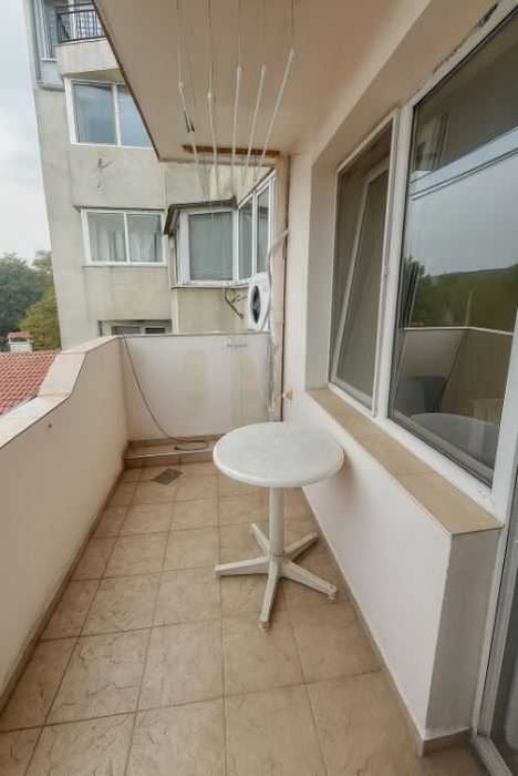 Двустаен тухлен апартамент в отличен район на Аспарухово!