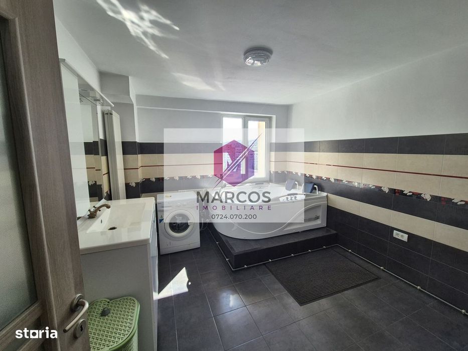 Vand apartament in centru