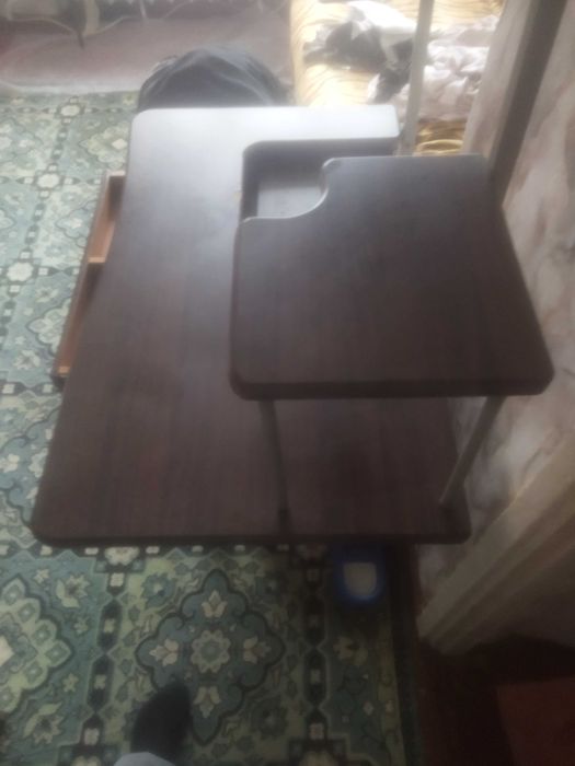 Продам компьютерный стол.