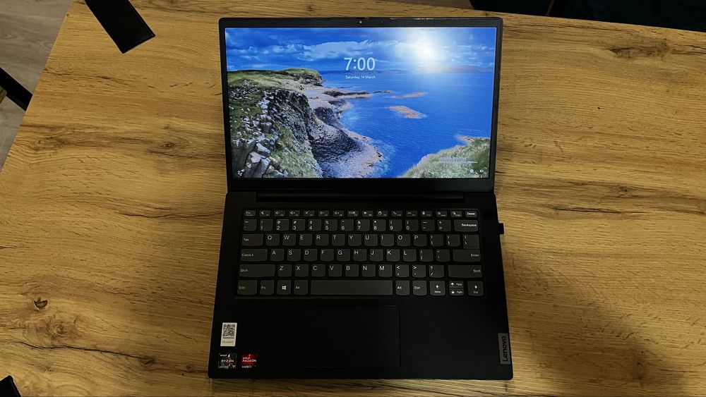 Laptop lenovo V14 G2 ALC, ryzen 7, 16 GB RAM