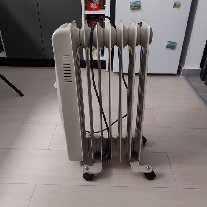 Vand calorifer electric cu ulei, stare impecabila