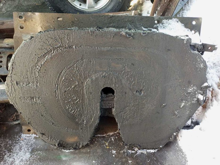 Продам седло на VOLVO МЕГА высокое седло марки Jost седло в месте