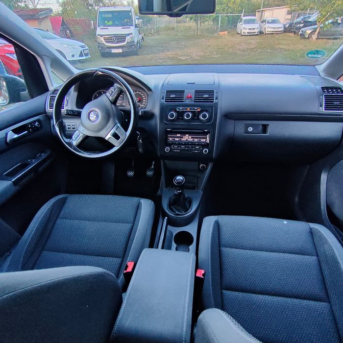 Volkswagen Touran 2016