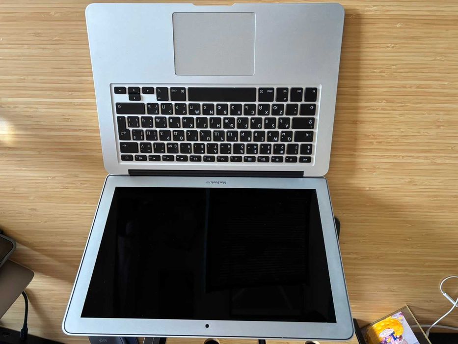 Macbook Air 2015 (Intel Core i5/4GB RAM/128GB SSD)