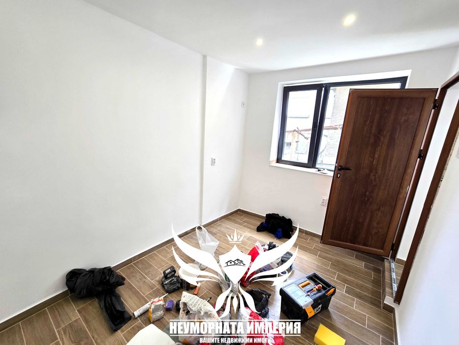 Продавам двустаен апартамент 40кв.м. на партер с гараж 20кв.м. в Асеновград кв.Изток
