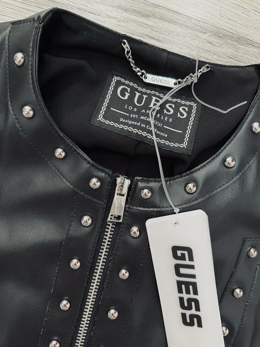 Оригинално кожено яке GUESS с капси