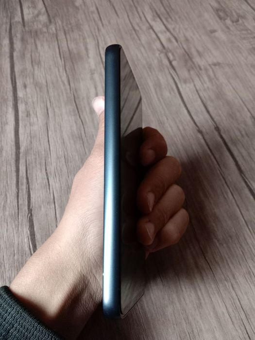 Samsung galaxy a54 5g 8+8/256 holati alo