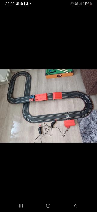 Pista de curse cu doua masinute